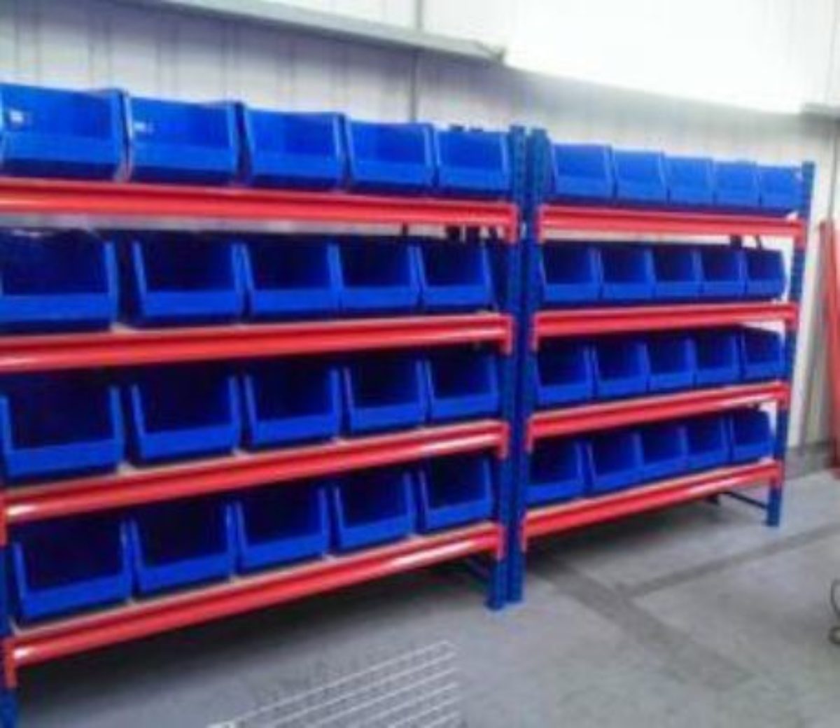 Plastic Warehouse Storage Bins & Plastic Shelving Bins